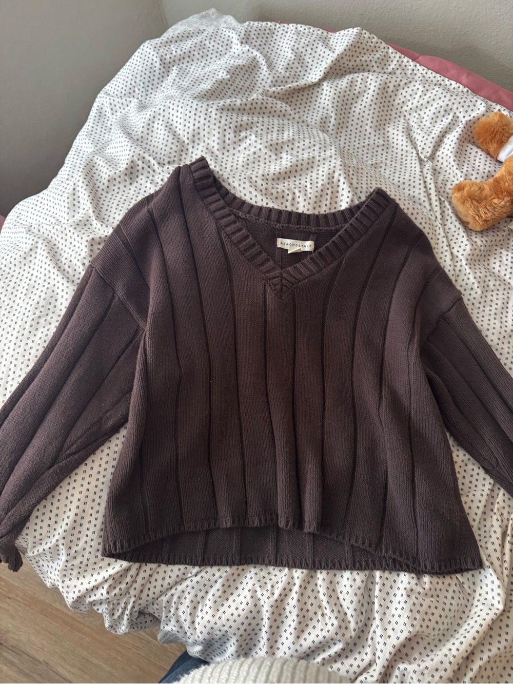 Aeropostale V-Neck Ribbed Sweater in Dark Brown